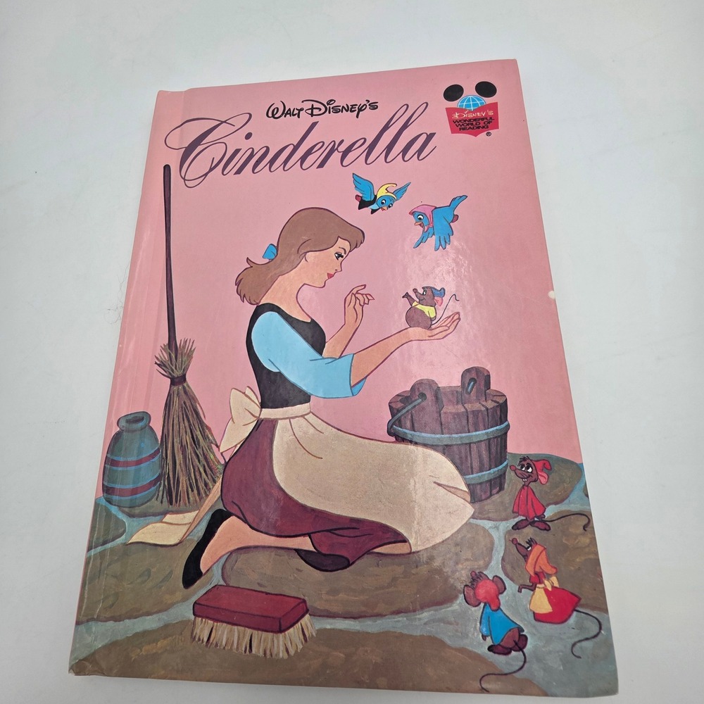 Vintage 1974 Walt Disney Cinderella Hardcover Book Wonderful World of Reading